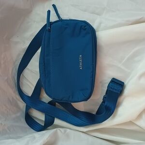 Athleta crossbody pack